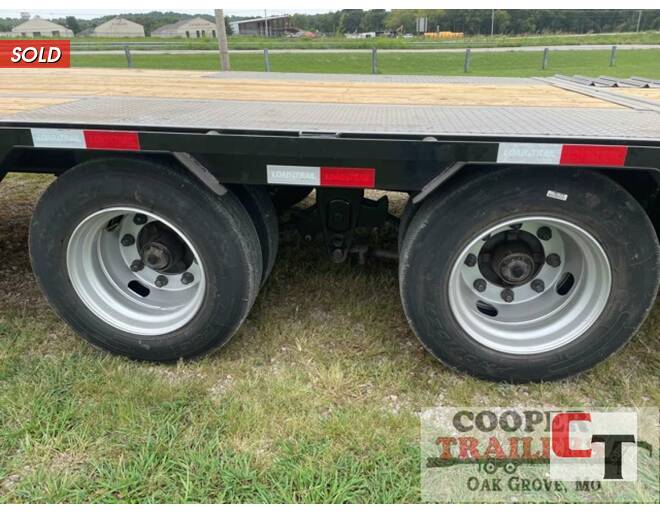 2024 Load Trail 30k Low-Pro Hyd. Dove GN 102X34 Flatbed GN at Cooper Trailers, Inc STOCK# GTJ20914 Photo 4