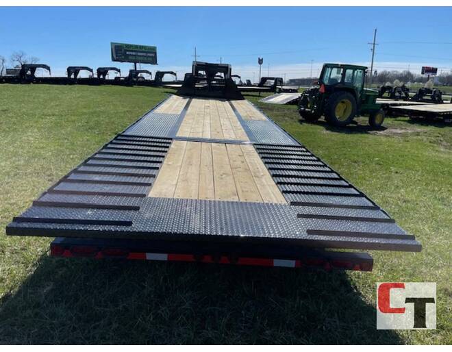2024 Load Trail 30k Low-Pro Hyd. Dove GN 102X32 Flatbed GN at Cooper Trailers, Inc STOCK# GTH16526 Photo 4