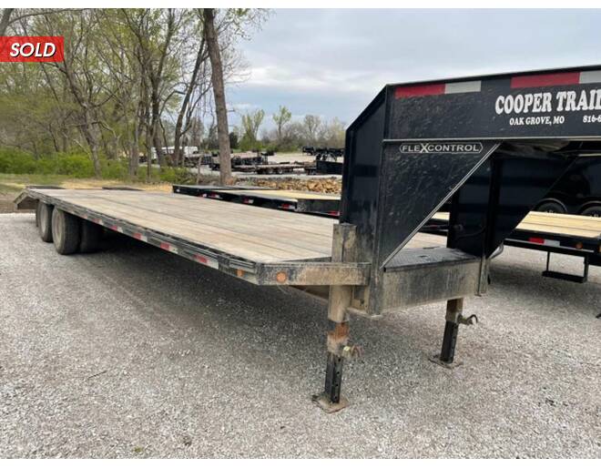 2019 Elite GN Flatbed 102X32 Flatbed GN at Cooper Trailers, Inc STOCK# UG30036 Photo 5