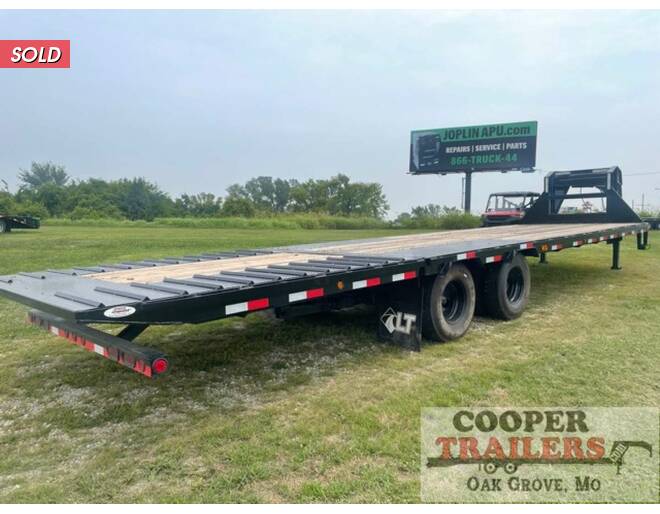 2021 Load Trail 25k Low-Pro Hyd. Dove GN 102X32 Flatbed GN at Cooper Trailers, Inc STOCK# GTH38472 Photo 2