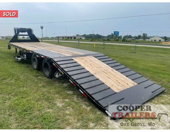 2021 Load Trail 25k Low-Pro Hyd. Dove GN 102X32 Flatbed GN at Cooper Trailers, Inc STOCK# GTH38472 Photo 4