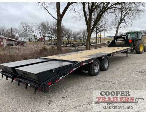 2023 Delco 24k Low-Pro GN 102x32 Flatbed GN at Cooper Trailers, Inc STOCK# GTD27828 Photo 3