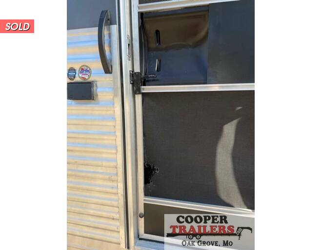 2016 Bison Laredo 4HS w/ Living Quarters  Horse GN at Cooper Trailers, Inc STOCK# UL05707 Photo 19