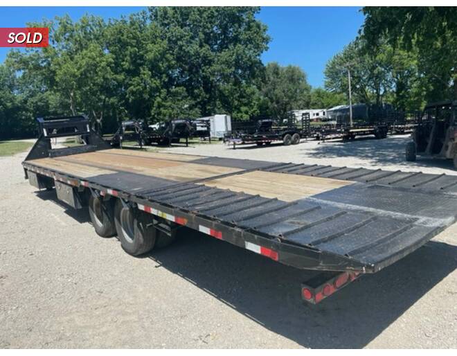 2017 Load Trail GN Flatbed Low Pro 102X32 Flatbed GN at Cooper Trailers, Inc STOCK# UG43817 Photo 4