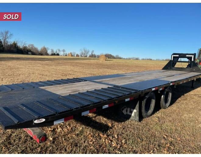 2020 Load Trail 25k Low-Pro Hyd. Dove GN 102X32 Flatbed GN at Cooper Trailers, Inc STOCK# UG95036 Photo 4