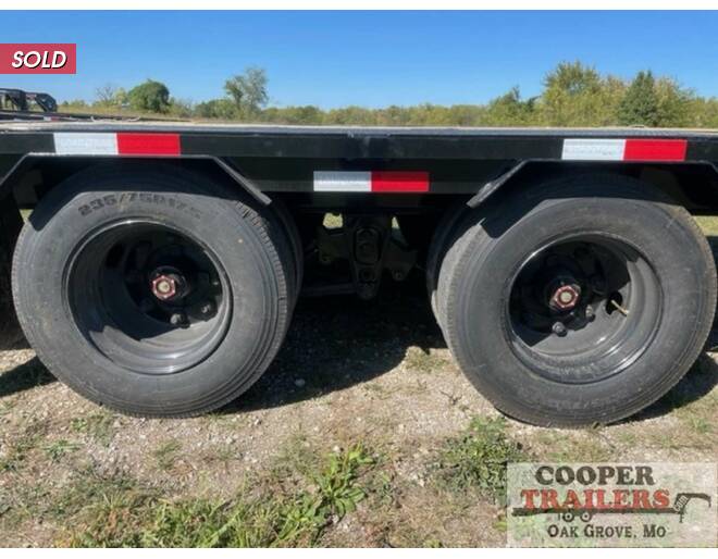 2024 Load Trail 25k Low-Pro Hyd. Dove GN 102X32 Flatbed GN at Cooper Trailers, Inc STOCK# GTH20956 Photo 7